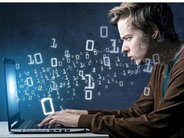 美國(guó)程序員當(dāng)雇傭兵,俄羅斯程序員當(dāng)黑客,而中國(guó)程序員專心掙錢